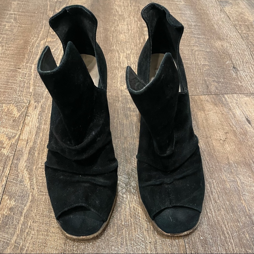 Kristin Cavallari / Chinese Laundry open toe black booties